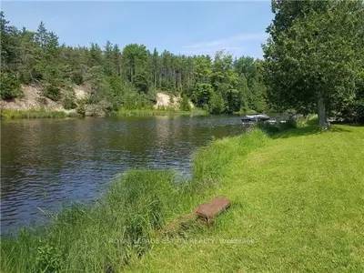 Detached in South Bruce Peninsula