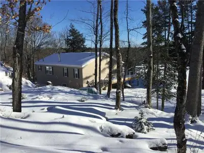 402 East Whalley Lake. Road E, Magnetawan, On P0a 1p0