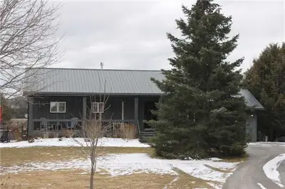 396 Kings Wharf Road E, Kawartha Lakes, On K0m 1l0
