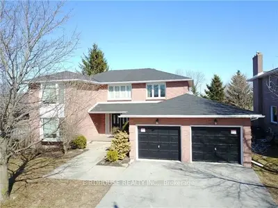 350 William Street N, Kawartha Lakes, On K9v 5v7