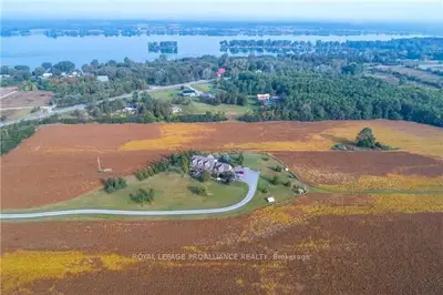 25 Kings Road, Prince Edward County, On K0k 1p0