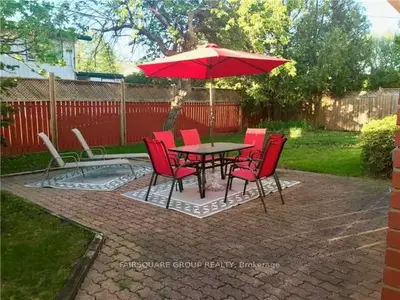 1903 Illinois Avenue, Alta Vista and Area, ON K1H 6W5