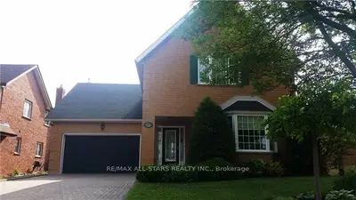 192 Lindsay Street, Kawartha Lakes, On K9v 1t9