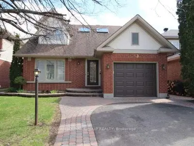 53 Castleton Street, South Of Baseline To Knoxdale, On K2g 5n3