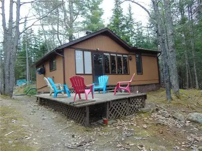 1060 Topps Drive, Highlands East, On K0l 1c0