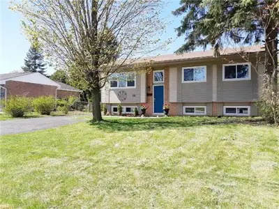 18 Sinclair Street, Kawartha Lakes, On K9v 5c9