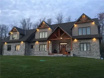 8 Ellwood Crescent, Trent Lakes, On K0m 1a0