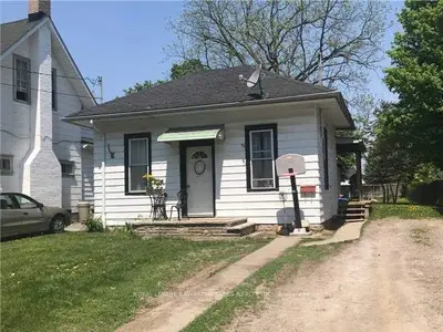 36 Melbourne Street W, Kawartha Lakes, On K9v 2s8