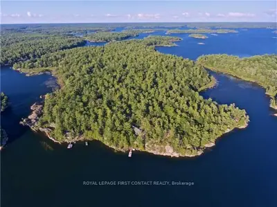16 & 18 A97 Island, The Archipelago, On P0g 1k0