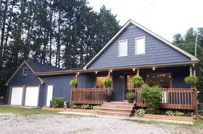 Detached in Bracebridge