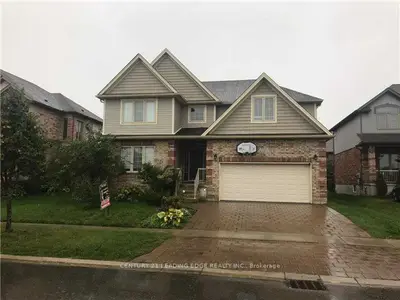 703 Spitfire Street, Woodstock, On N4t 0b1