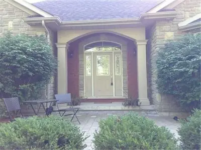 74 Yuill Crescent, Prince Edward County, On K8n 4z7