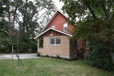 174 William Street N, Kawartha Lakes, On K9v 4b5