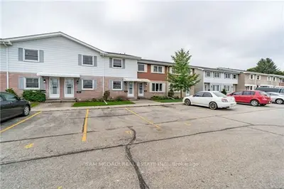 Condo Townhouse in Waterloo