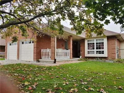 214 Lindsay Street N, Kawartha Lakes, On K9v 1t9