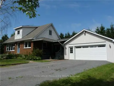 2058 County Road 17, Prince Edward County, On K0k 2p0