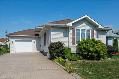 29 Elmdale Drive, Prince Edward County, On K0k 3l0