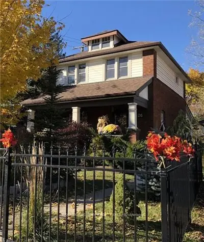626 Charlotte Street, Peterborough, On K9j 2w8