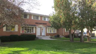 76 Bee Street 8, Woodstock, On N4s 3z3