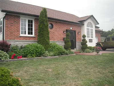 1 Pearson Street, Kawartha Lakes, On K9v 6g4