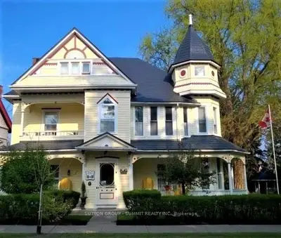 352 Main Street E, Prince Edward County, On K0k 2t0