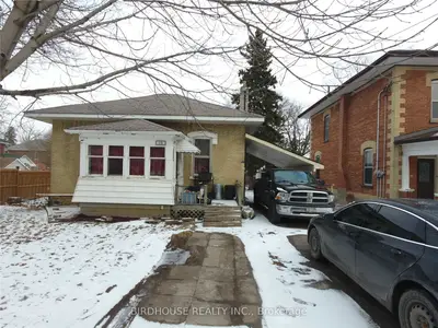 18 Albert Street S, Kawartha Lakes, On K9v 3g5