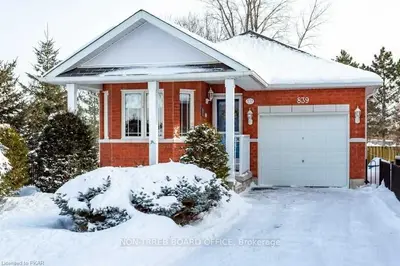 839 Wentworth Street, Peterborough, On K9j 8r7