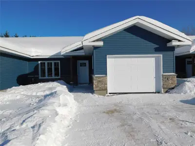 24 Yusko Crescent, Out of Area, ON P5E 1L8