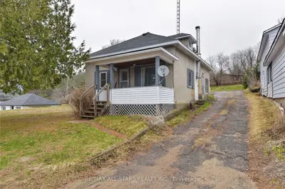 79 Bridge Street, Addington Highlands, On K0h 1l0
