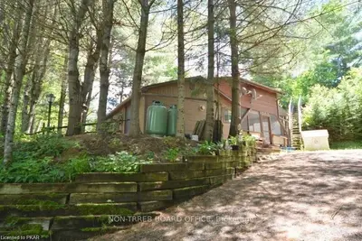 9 Goldfinch Lane, North Kawartha, On K0l 1a0