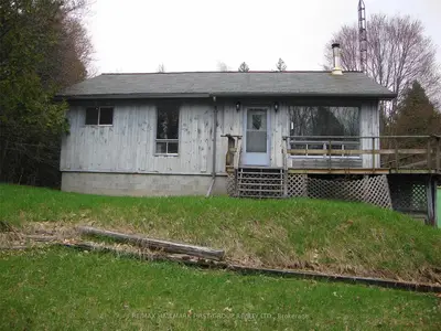 2302 Upper Flinton Road, Addington Highlands, On K0h 1p0