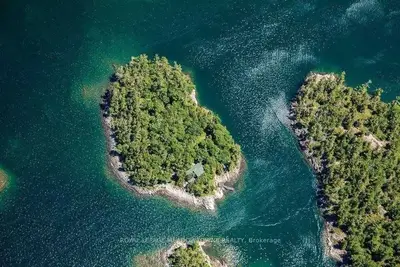 B-468 Beulah Island, The Archipelago, On P2a 1t4