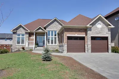 50 Prescott Street, Out of Area, ON P3B 0C1