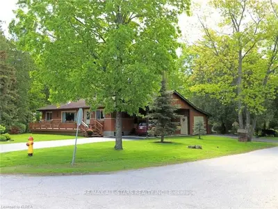 250 Front Street W, Kawartha Lakes, On K0m 1a0