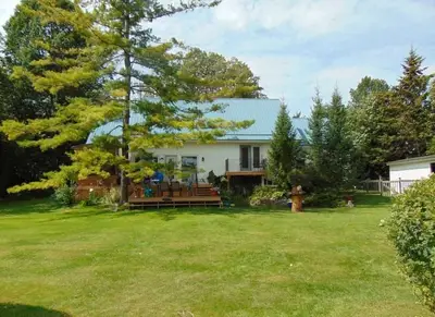 4 Sunrise Crescent N, Kawartha Lakes, ON K9V 4R1