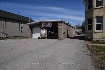 88 Lindsay Street S, Kawartha Lakes, On K9v 2m3
