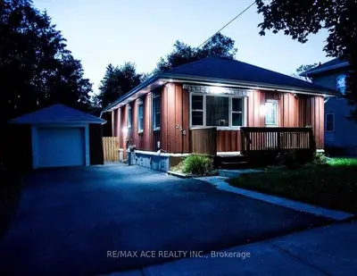 256 Wolsely Street, Peterborough, On K9h 4z6