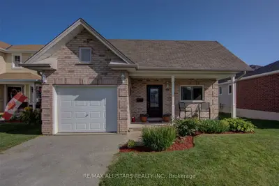 22 Beverly Street, Kawartha Lakes, On K9v 4y7