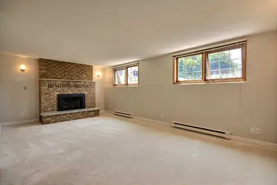5 Farley Crescent, Out of Area, ON K8V 6J9