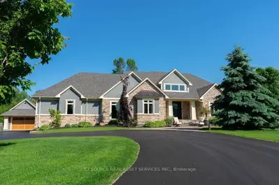 105 Yuill Crescent, Prince Edward County, On K8n 4z7