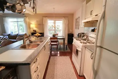 1910 Melbourne Street, Out of Area, ON P3A 4Y4