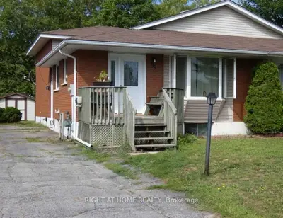99 Gladstone Avenue, North Bay, On P1a 2l6