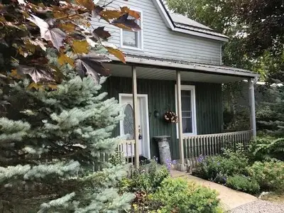 7 Richmond Street W, Kawartha Lakes, On K0m 2b0