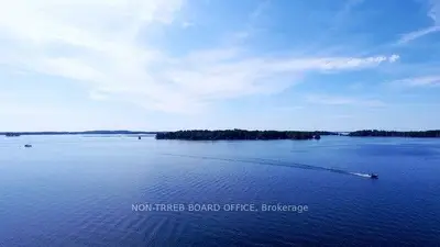 129 South Street 417, Leeds & The Thousand Island, On K7g 1a1