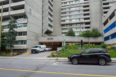 500 Laurier Avenue 1705, Ottawa Centre, On K1r 5e1