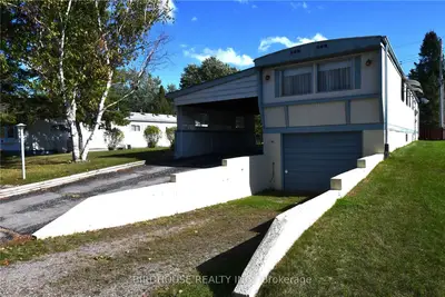 20 Fenelon Way, Kawartha Lakes, On K9v 0h5
