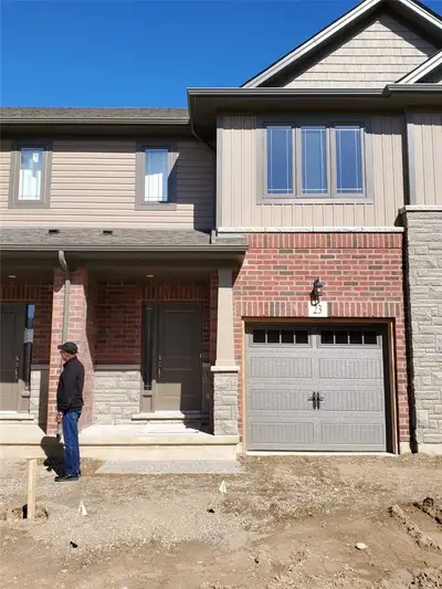 77 DIANA Avenue 23, Brantford, ON N3T 0R6