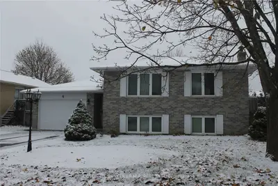 6 Lindway Place E, Kawartha Lakes, On K9v 5s8