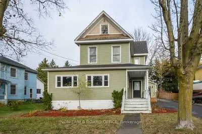 5 Queen Street, Prince Edward County, On K0k 2t0