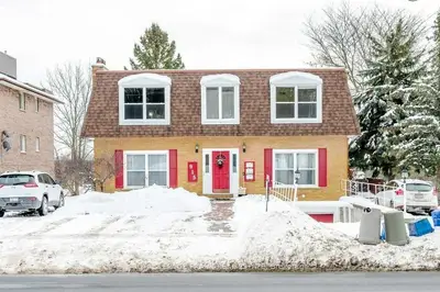915 Sherbrooke Street, Peterborough, On K9j 2r3